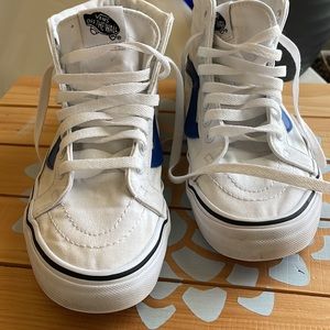 Vans hi top sneaker *fits like an 8*